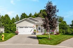 124 New York Avenue, Wasaga Beach, On L9z 3a8
