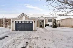Detached in Clearview