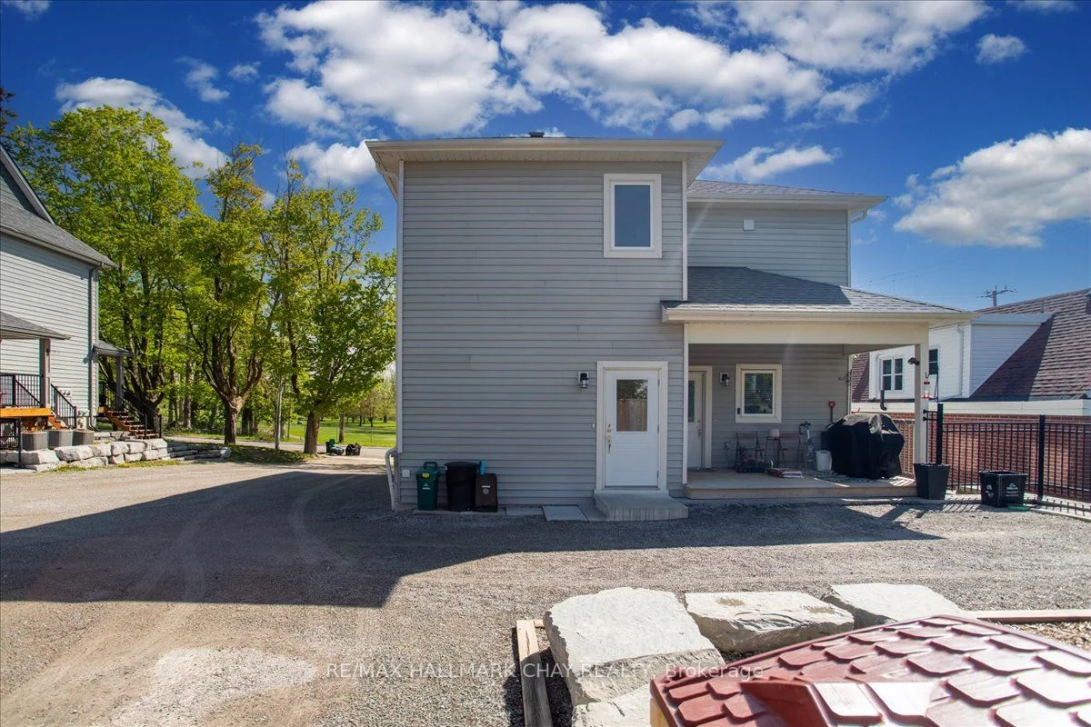 325 Peter Street N B, Orillia, ON L3V 5A4