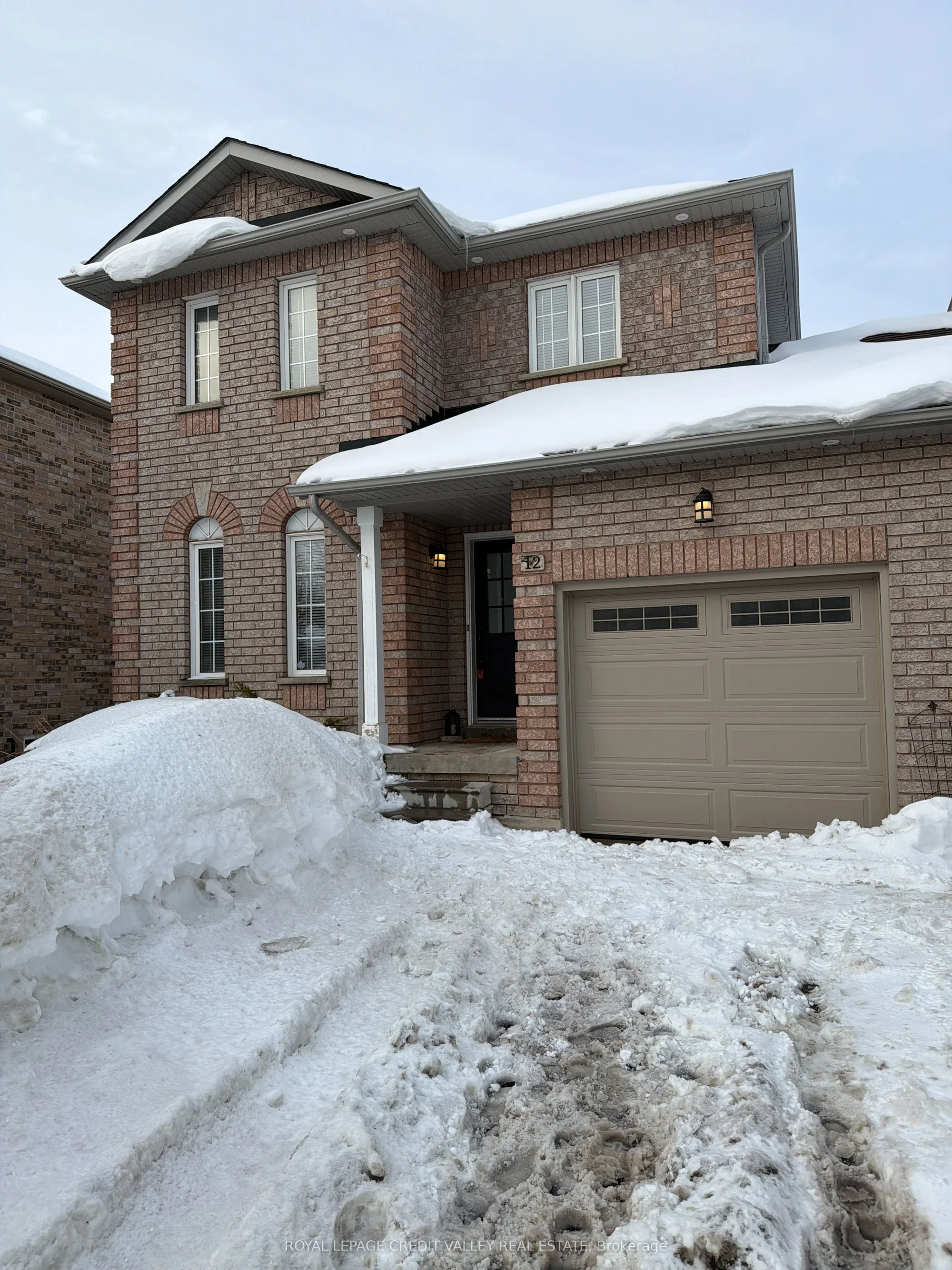 12 Woodfern Court, Barrie, ON L4N 0A1
