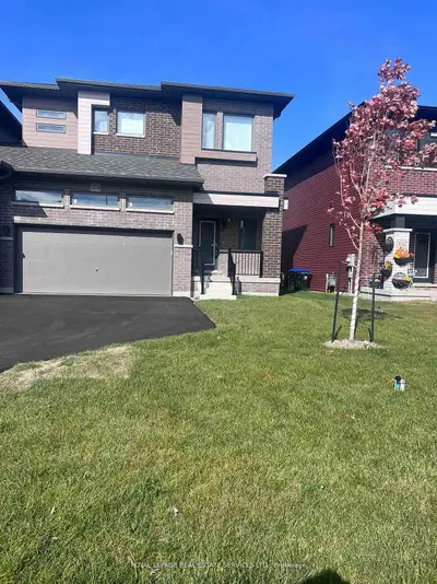 3034 Sandy Acres Avenue, Severn, ON L3V 8P8