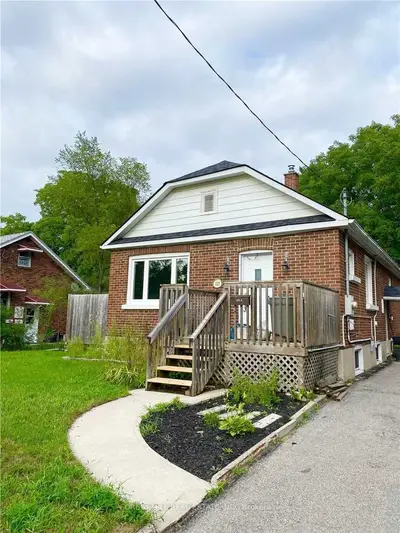 125 Innisfil Street Basement, Barrie, ON L4N 3E6