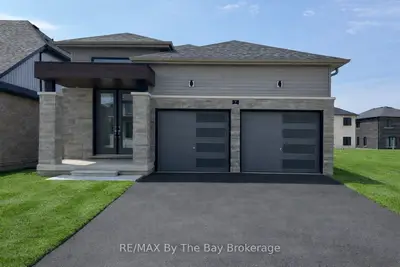 7 Rosanne Circle, Wasaga Beach, ON L9Z 0N4