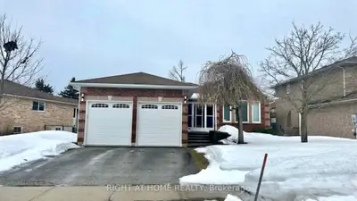 48 Johnson Street, Orillia, ON L3V 7R9