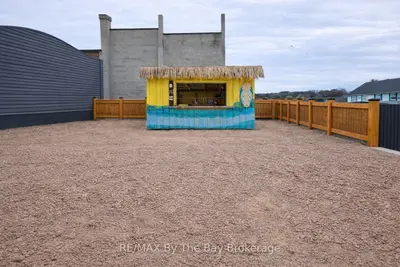 35 Mosley Street #2, Wasaga Beach, On L9z 2k3