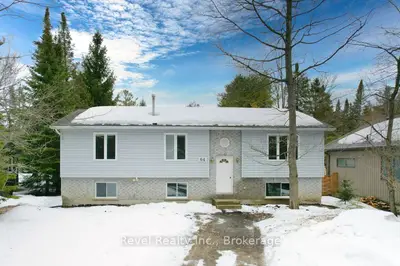 64 32nd Street N, Wasaga Beach, ON L9Z 2C4