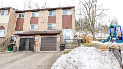 52 Adelaide Street 23, Barrie, On L4n 3t5