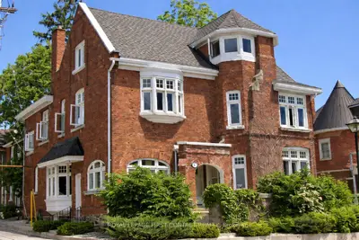9 Poyntz Street 1, Barrie, ON L4M 3N6