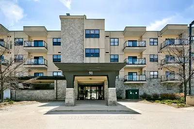 91 Raglan Street 302, Collingwood, ON L9Y 0B2
