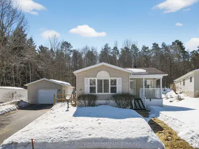 5411 Elliott Side Road 43 Highland Ave, Tay, ON L4R 4K3