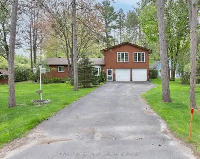 1 Lindale Avenue, Tiny, ON L9M 0J2