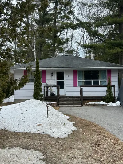 15 51st Street S, Wasaga Beach, ON L9Z 1X5