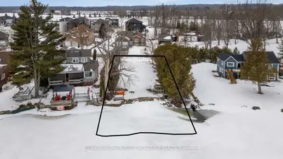 3813 Wood Avenue, Severn, On L3v 0t9