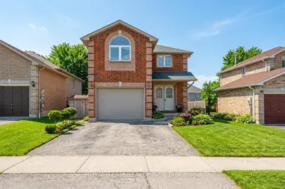 186 Madelaine Drive, Barrie, ON L4N 0S7