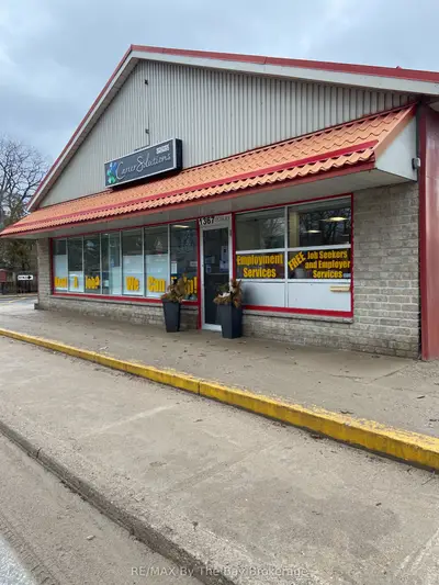1367 Mosley Street, Wasaga Beach, ON L9Z 2C5
