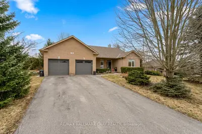 3 Forest Hill Drive, Springwater, On L9x 0j4