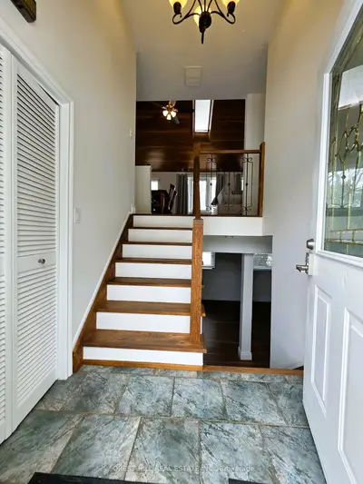 859 Lakeshore Road E, Oro-medonte, On L0l 1t0