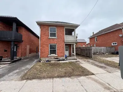 176 Mississaga Street W, Orillia, On L3v 3b5