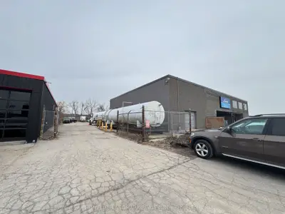 156 John Street, Barrie, On L4n 2l2