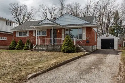 32 Dalton Crescent N, Orillia, On L3v 5j5