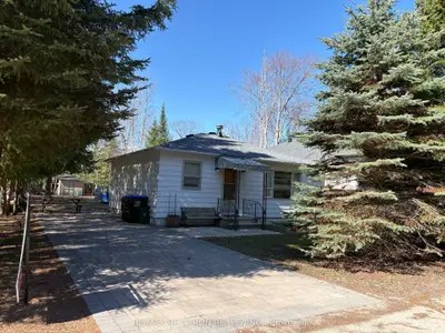 84 34th Street North Street, Wasaga Beach, On L9z 2c1