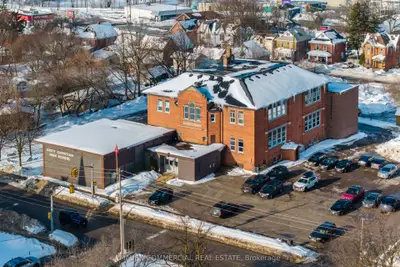 25 Burton Avenue, Barrie, On L4n 2r3
