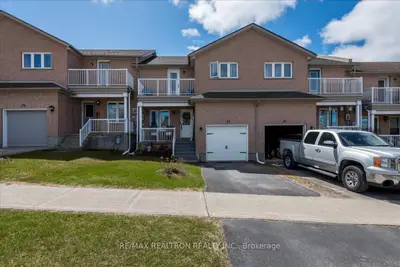 24 Owen Street, Penetanguishene, On L9m 1m8