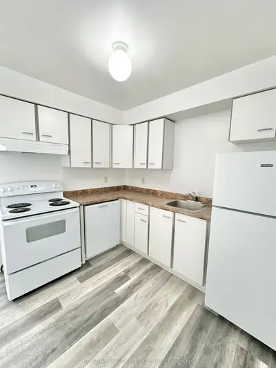 130 Bell Farm Road 314, Barrie, On L4m 6j4