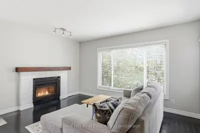 23 Dawson Drive 109, Collingwood, On L9y 5b4
