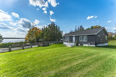 Detached in Springwater