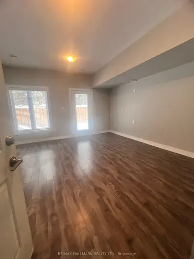 540 Essa Road 49, Barrie, On L9j 0h2
