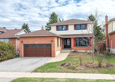 8 Carmichael Court, Orillia, On L3v 7r6