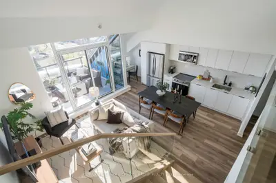 31 Huron Street Ph610, Collingwood, On L9y 0e8