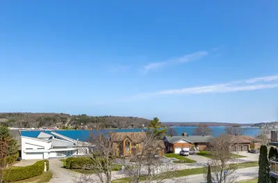 11 Beck Boulevard 404, Penetanguishene, On L9m 2g1