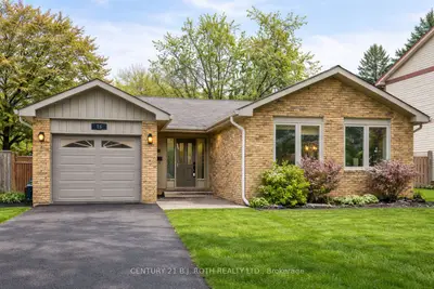 16 Gloria Street, Barrie, On L4n 4l9