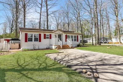 6 Pacific Avenue, Wasaga Beach, On L9z 3a8