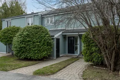 125 Fairway Crescent 16, Collingwood, On L9y 5b4