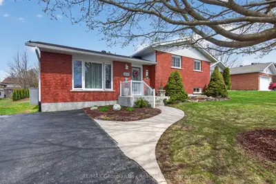 32 Bonaventure Place, Penetanguishene, On L9m 1j3