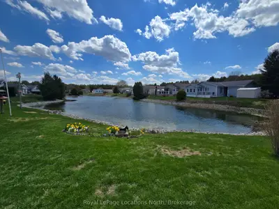 4 St James Place, Wasaga Beach, On L9z 3a8
