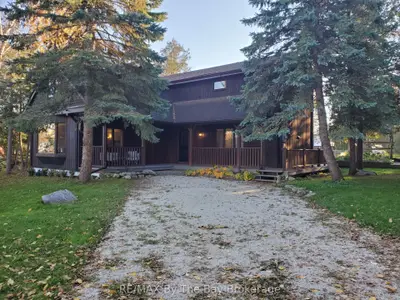 22 Woodcrest Avenue, Collingwood, On L9y 0x2