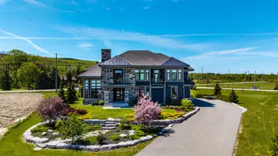 9 Windrose Valley Boulevard, Clearview, On L9y 0k2