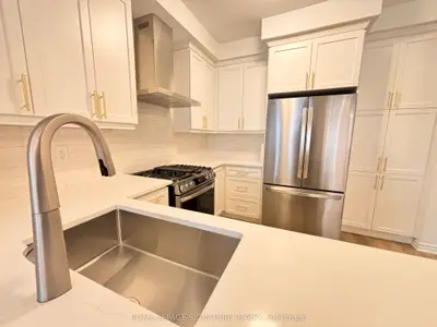 41 Pearen Lane, Barrie, On L9j 1a3