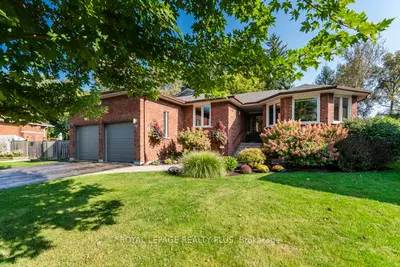 99 Peel Street, Penetanguishene, On L9m 1c3