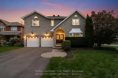 82 Bishop Drive, Barrie, On L4n 7p4