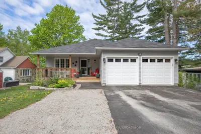 10 Clarence Avenue, Penetanguishene, On L9m 1a9