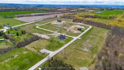 32 Waverley Heights, Tay, On L0l 1p0