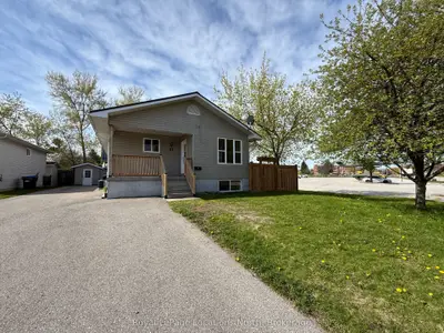 51 Raglan Street Upper, Collingwood, On L9y 4y6