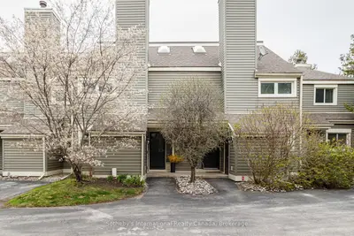 214 Escarpment Crescent 214, Collingwood, On L9y 5b4