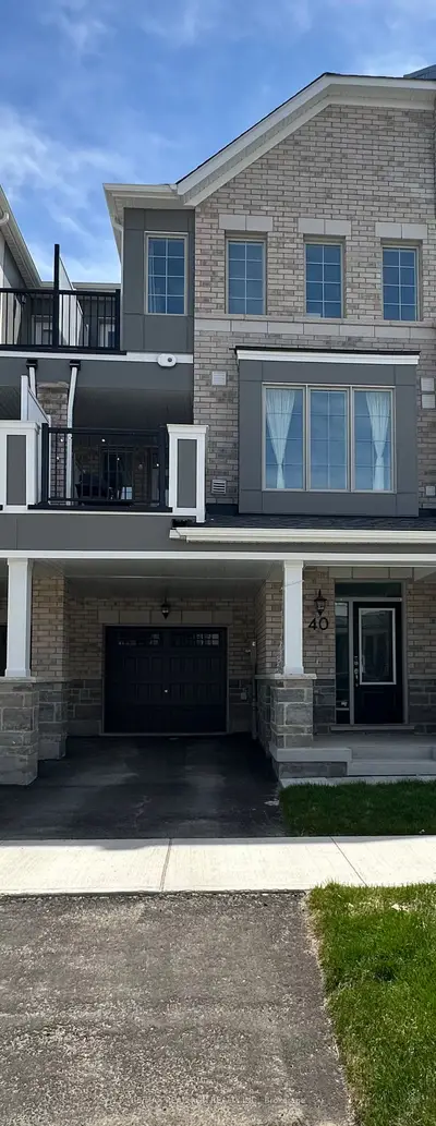 40 Ennerdale Street, Barrie, On L9j 0z7