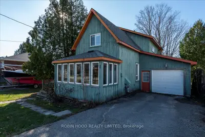 10 Lucy Street, Penetanguishene, On L9m 1k7